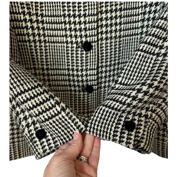 Vintage Jones New York Black Velvet and white houndstooth Coat size large - Picture 3 of 11